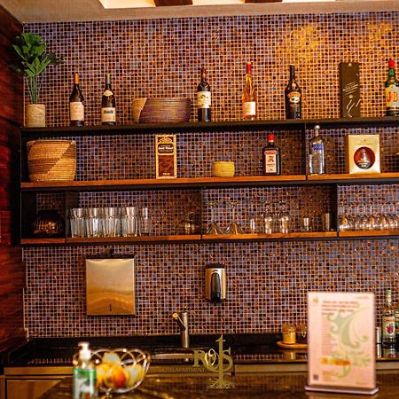 Roots Hotel Apartments Abidjan Luaran gambar