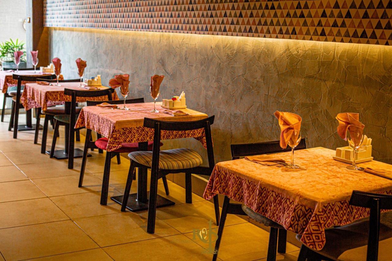 Roots Hotel Apartments Abidjan Luaran gambar