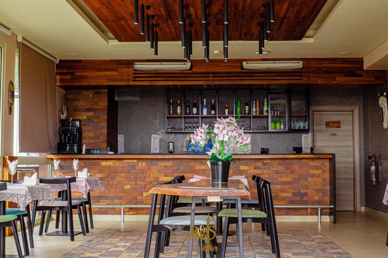 Roots Hotel Apartments Abidjan Luaran gambar