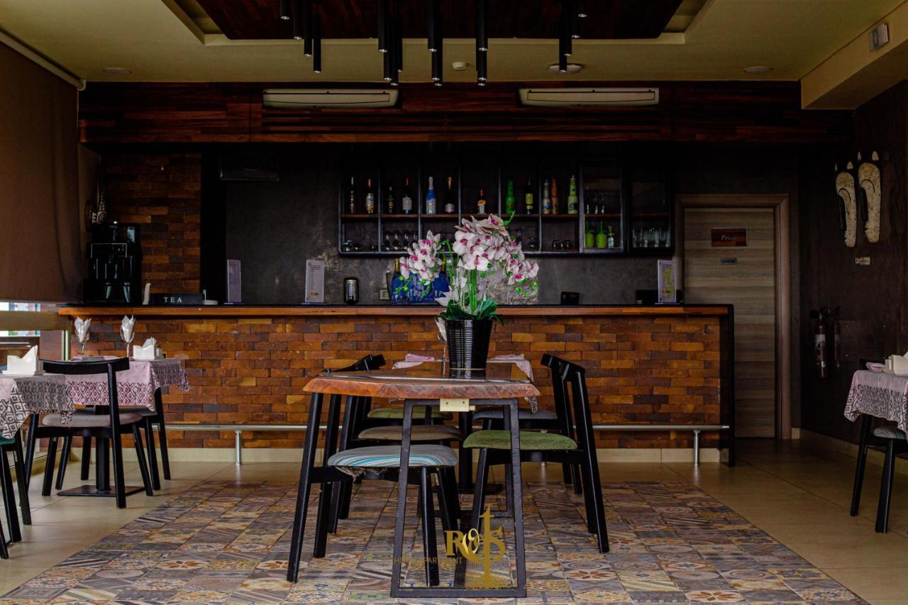 Roots Hotel Apartments Abidjan Luaran gambar