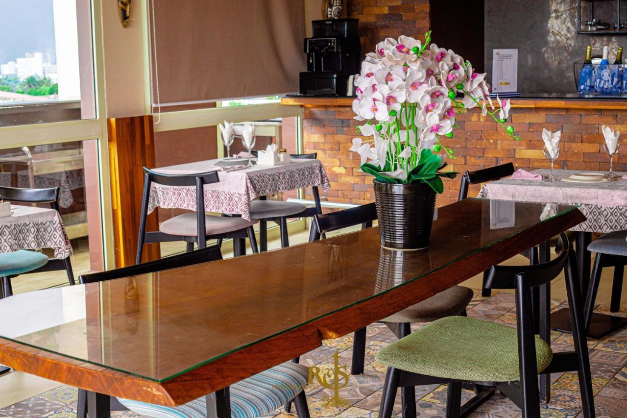 Roots Hotel Apartments Abidjan Luaran gambar