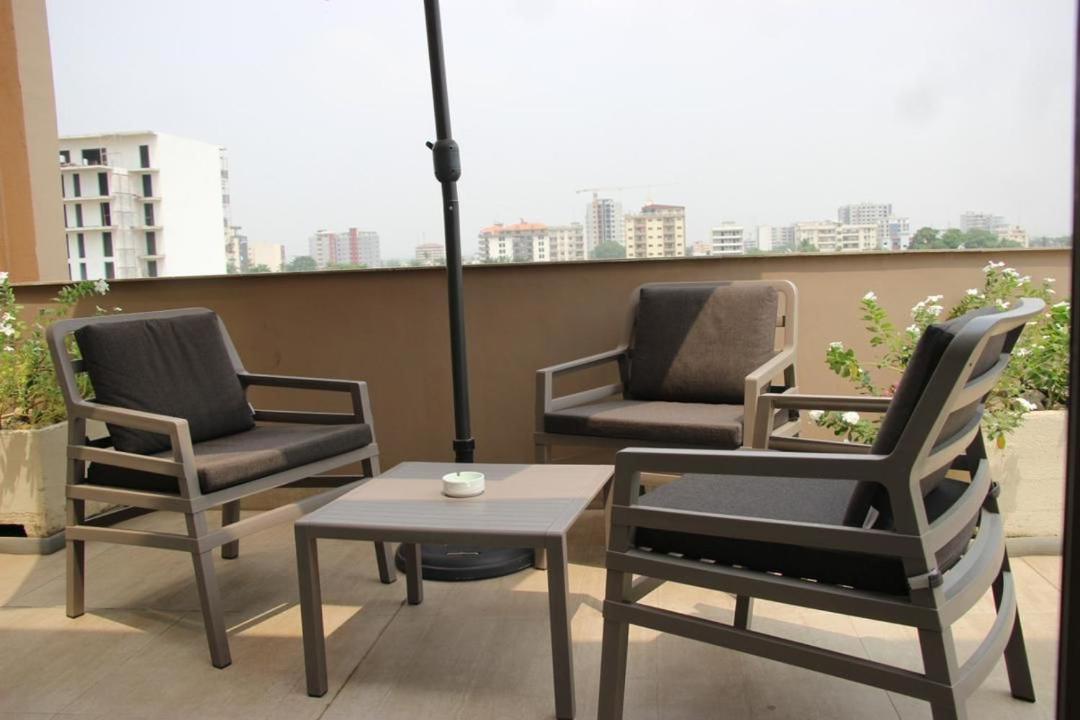Roots Hotel Apartments Abidjan Luaran gambar