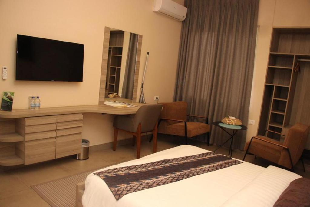 Roots Hotel Apartments Abidjan Luaran gambar