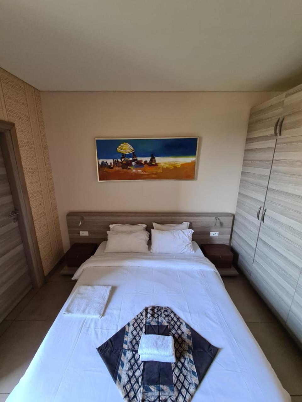 Roots Hotel Apartments Abidjan Luaran gambar