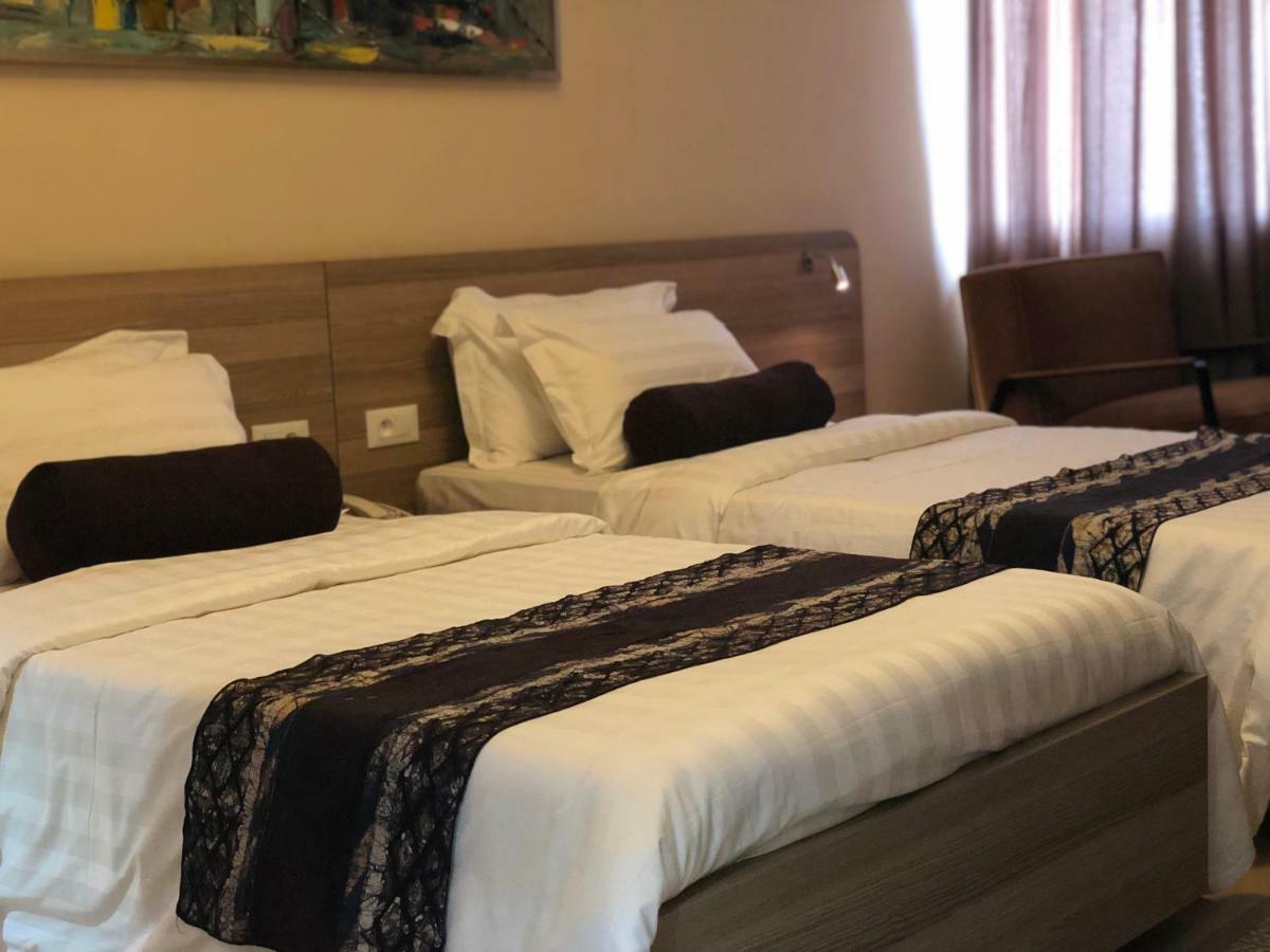 Roots Hotel Apartments Abidjan Luaran gambar