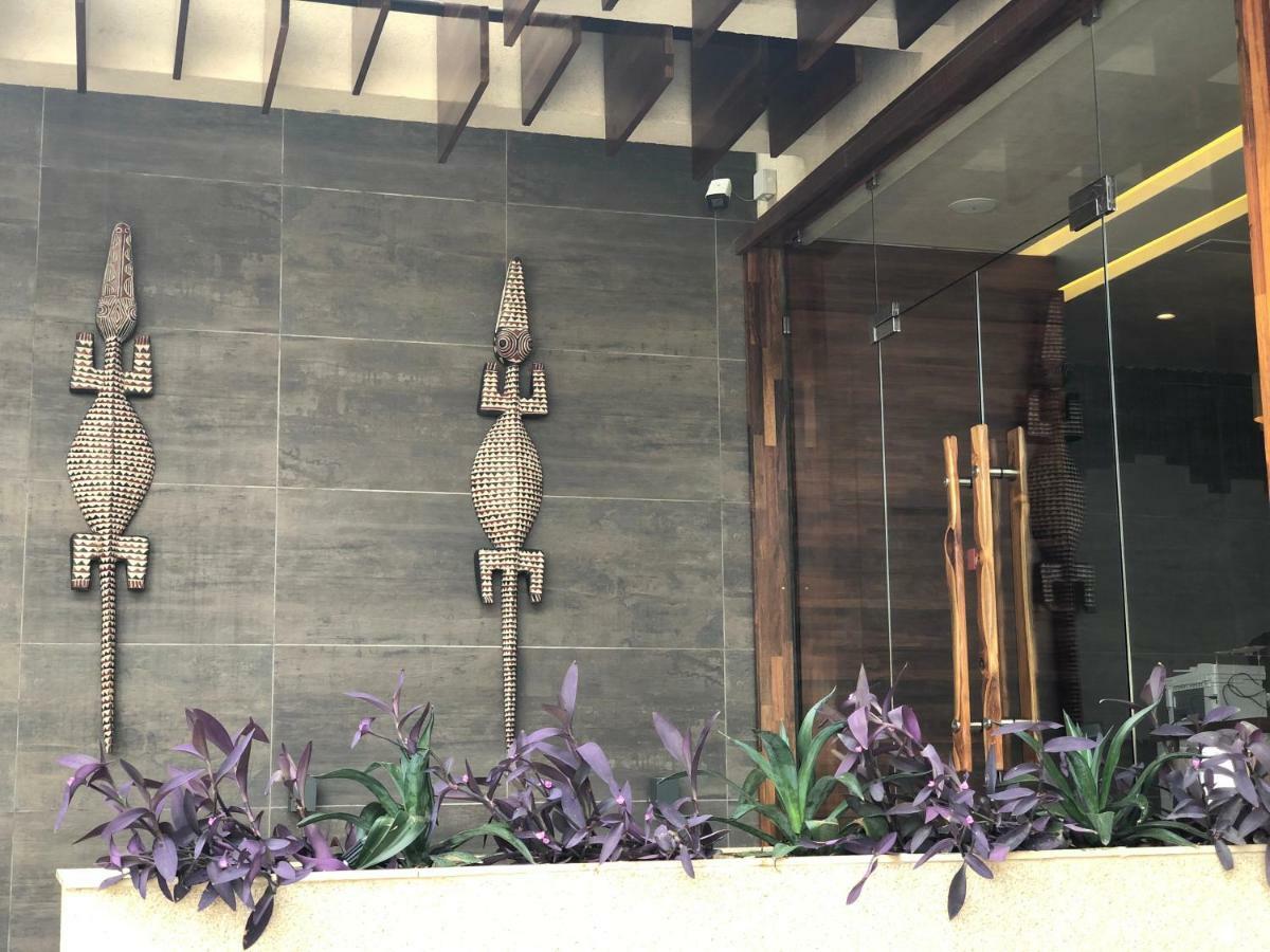 Roots Hotel Apartments Abidjan Luaran gambar