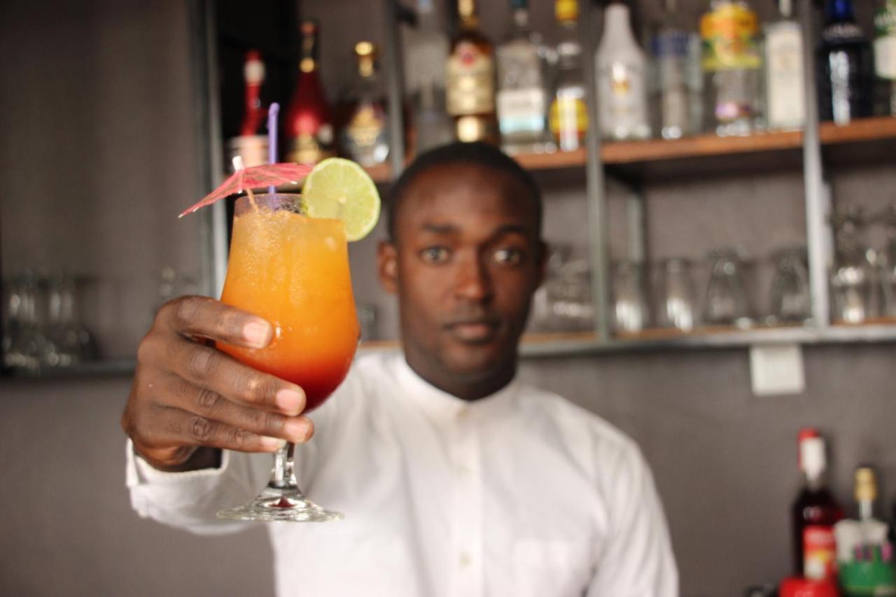 Roots Hotel Apartments Abidjan Luaran gambar
